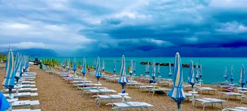 Villaggio I Giardini Del Conero Порто Реканати Екстериор снимка